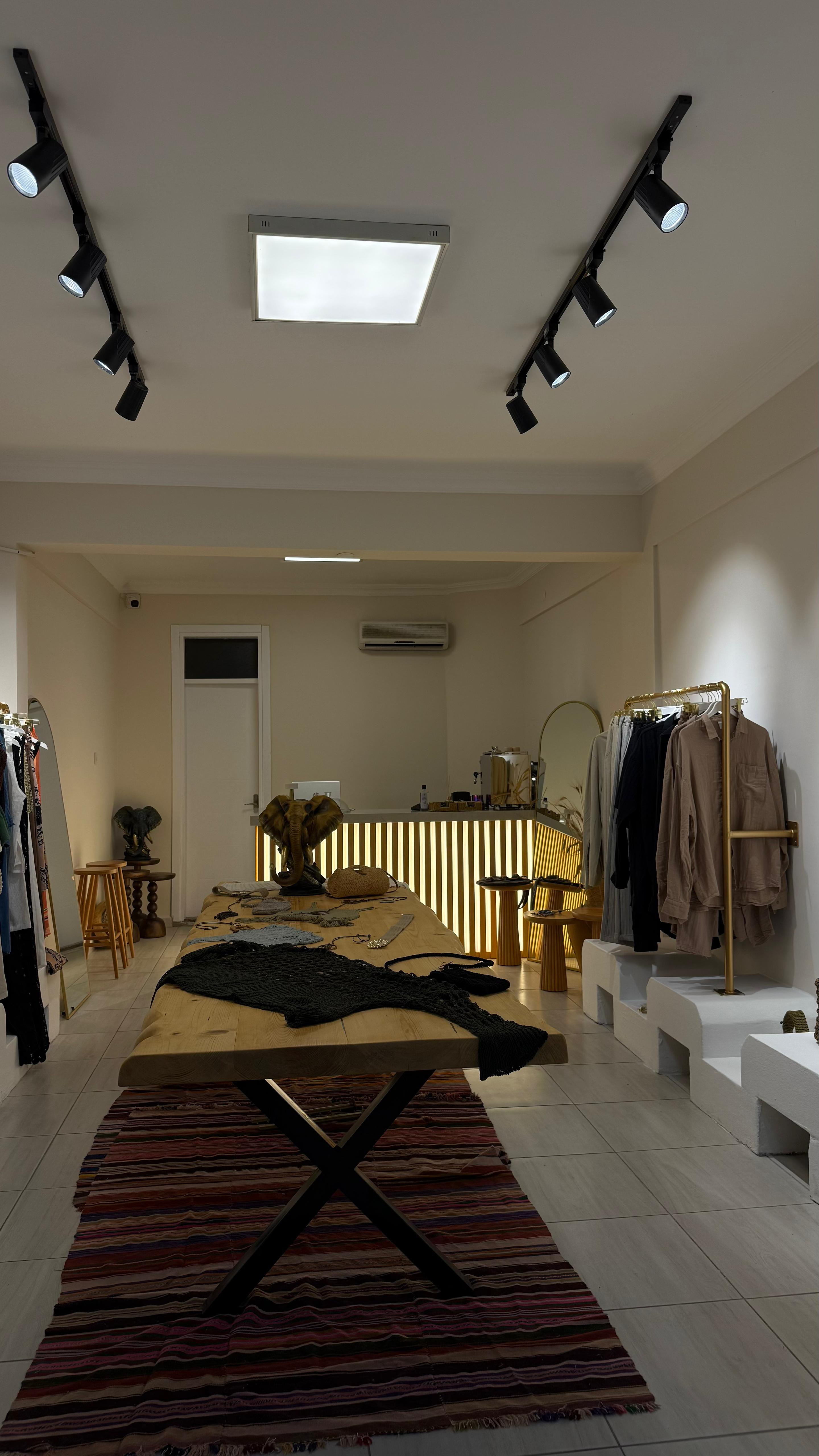 Oll & More Butik İç Mekanı, Tezgah Alanı